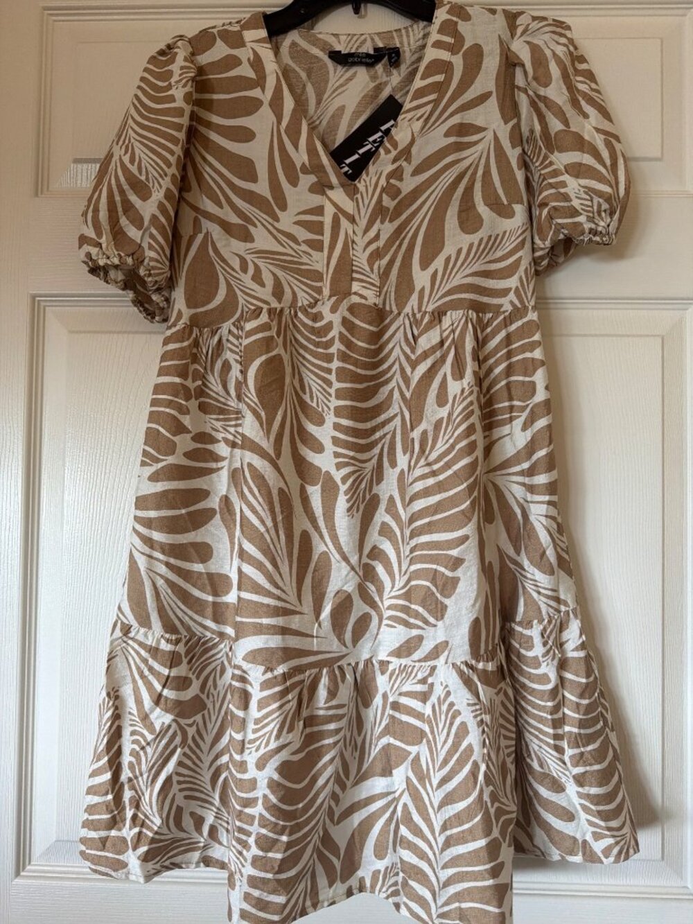 Mille Gabrielle Petite Brown Tropical Print Tiered Dress PS Rayon Blend